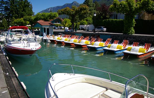 Location de Bateaux à pédales à Annecy